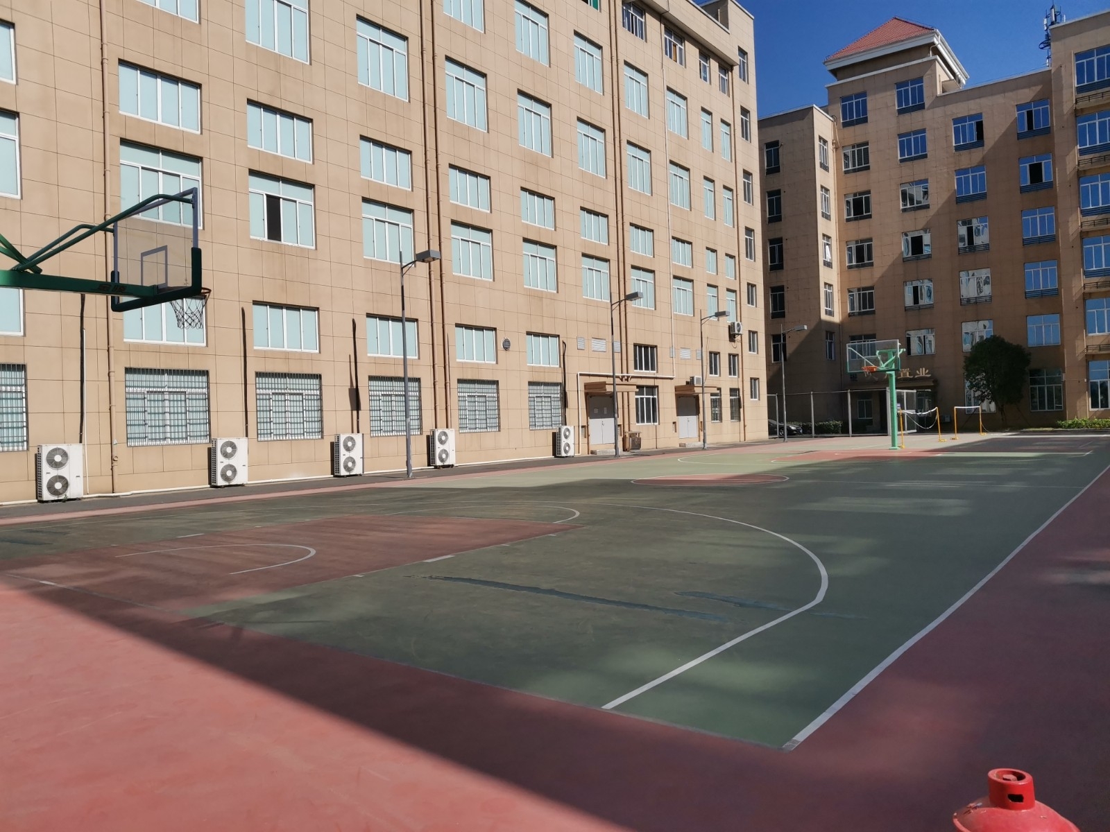 籃球排球場.jpg